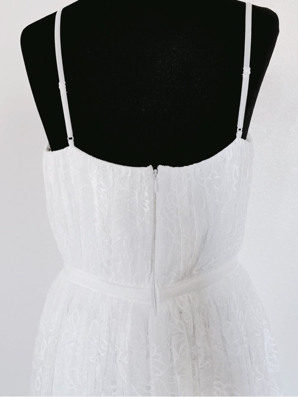 SAU LEE Selena Lace Midi Dress - Picture 11 of 15